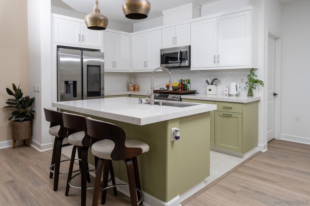 MLS #250038669SD image #0