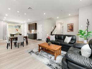 MLS #250038957SD image #0