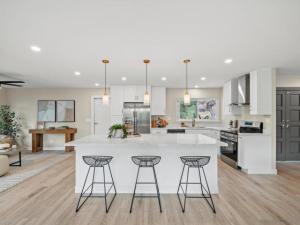 MLS #250039117SD image #0