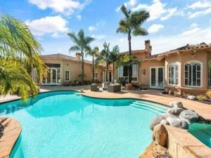 MLS #250039233SD image #0