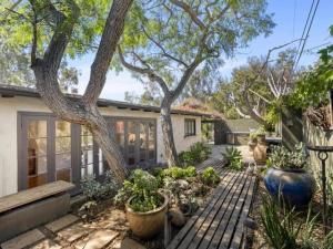 MLS #250039278SD image #0