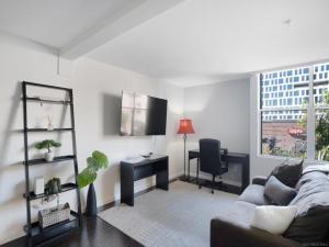 MLS #250039286SD image #0