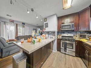 MLS #250039371SD image #0