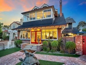 MLS #250032374SD image #0