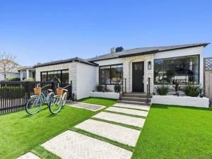 MLS #250039676SD image #0