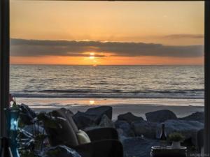 MLS #250040090SD image #0