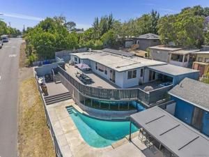 MLS #250040526SD image #0