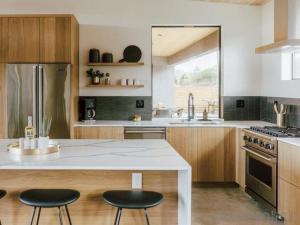 MLS #250040902SD image #0