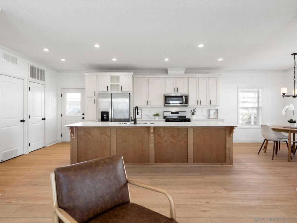 MLS #250041242SD image #0