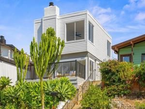 MLS #250041295SD image #0