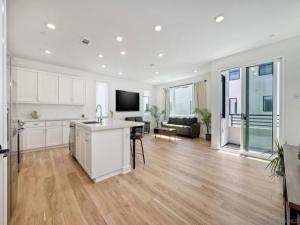 MLS #250042101SD image #0