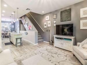 MLS #250042135SD image #0