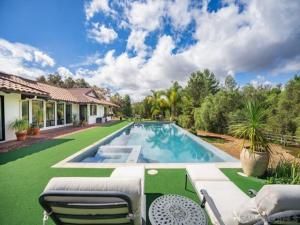 MLS #250042206SD image #0