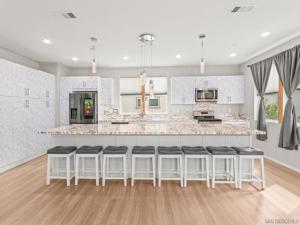 MLS #250042362SD image #0