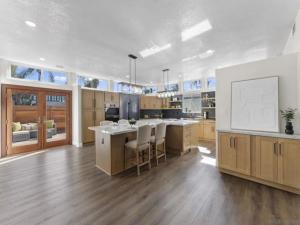 MLS #250042533SD image #0