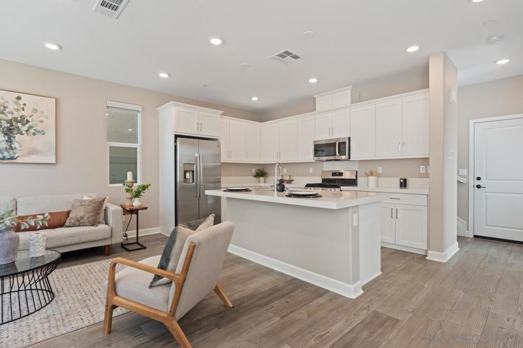 MLS #250042612SD image #0