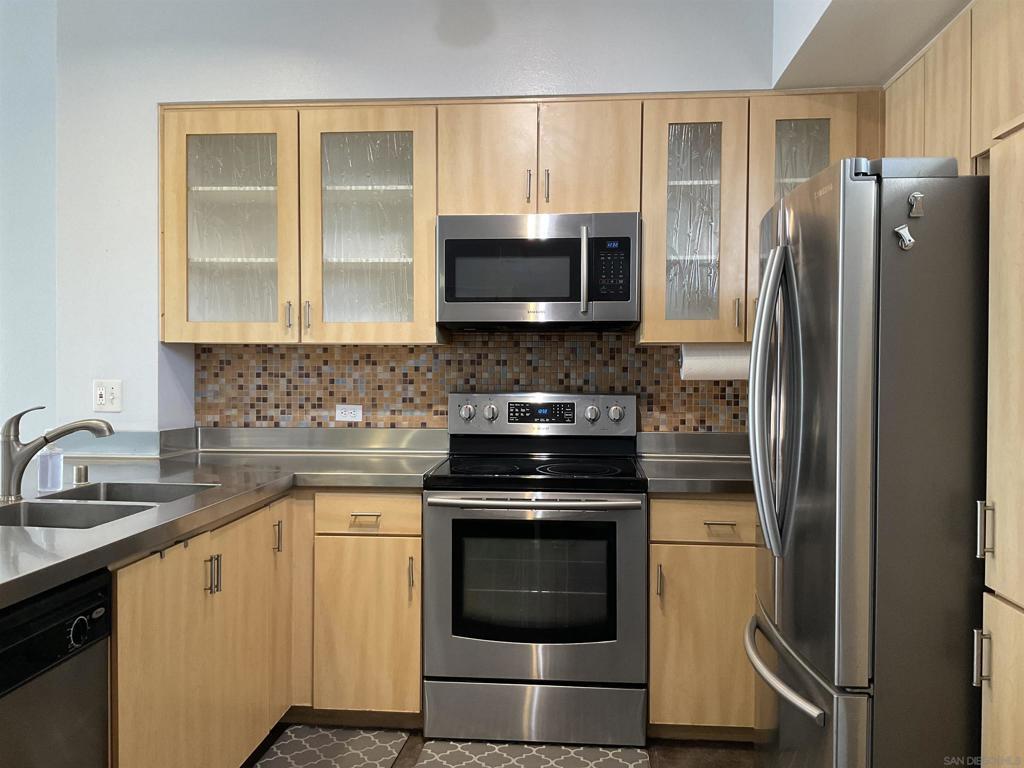 MLS #250042623SD image #0