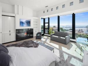 MLS #250042772SD image #0