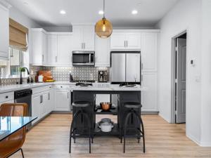 MLS #250042836SD image #0