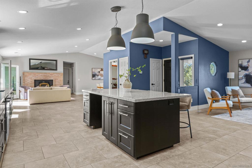 MLS #250043071SD image #0