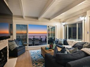 MLS #250043300SD image #0