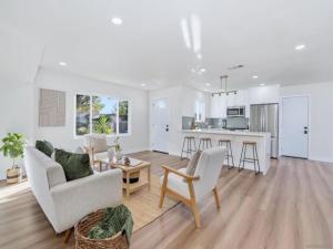 MLS #250043306SD image #0