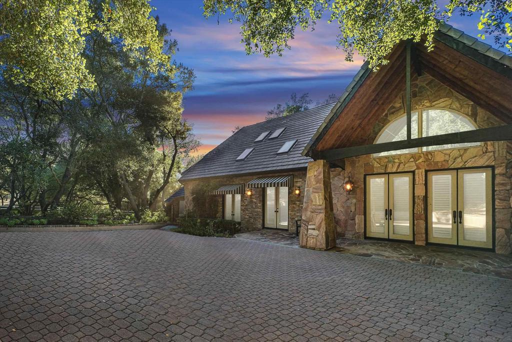 MLS #250043320SD image #0