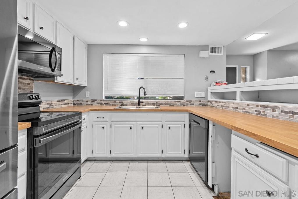 MLS #250043704SD image #0