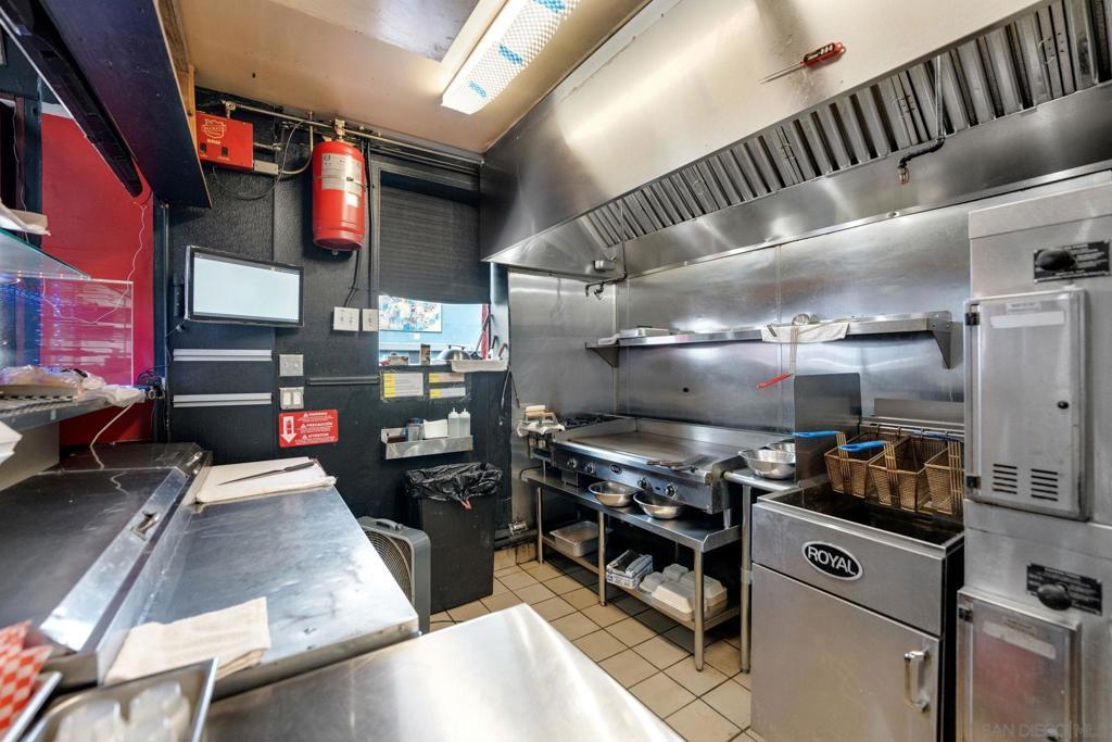 MLS #250043748SD img 0