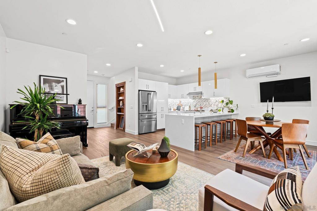 MLS #250044028SD image #0