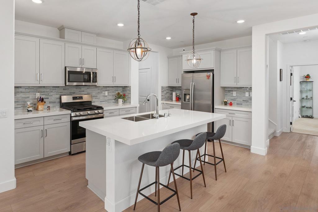 MLS #250044594SD image #0