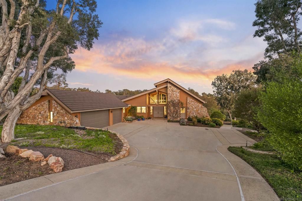 MLS #250045552SD image #0