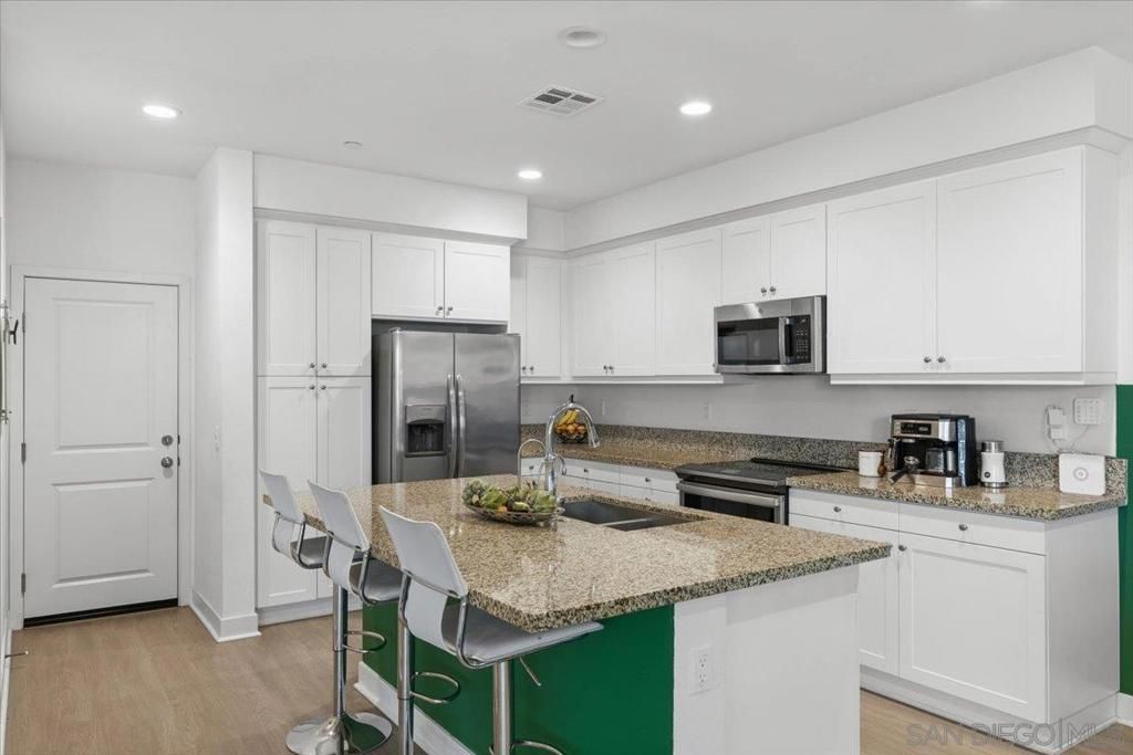 MLS #250045638SD image #0