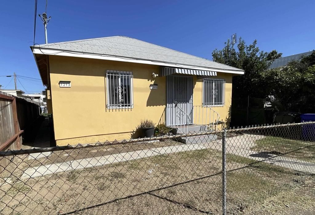 MLS #250045672SD image #0