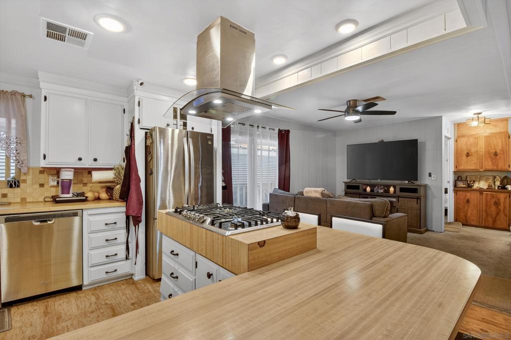 MLS #250045696SD image #0