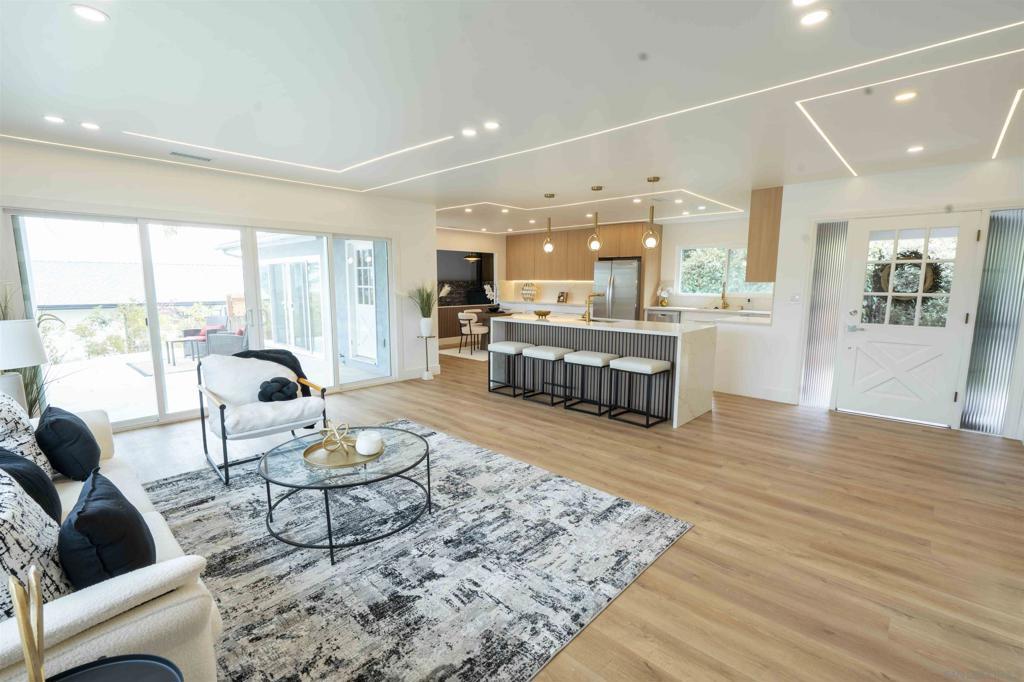 MLS #250045927SD image #0