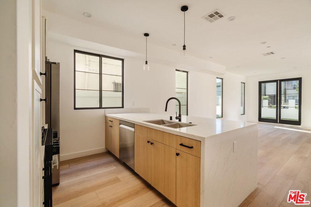 MLS #25487397 image #0