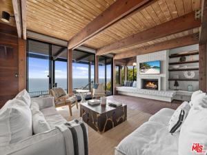MLS #25493063 image #0