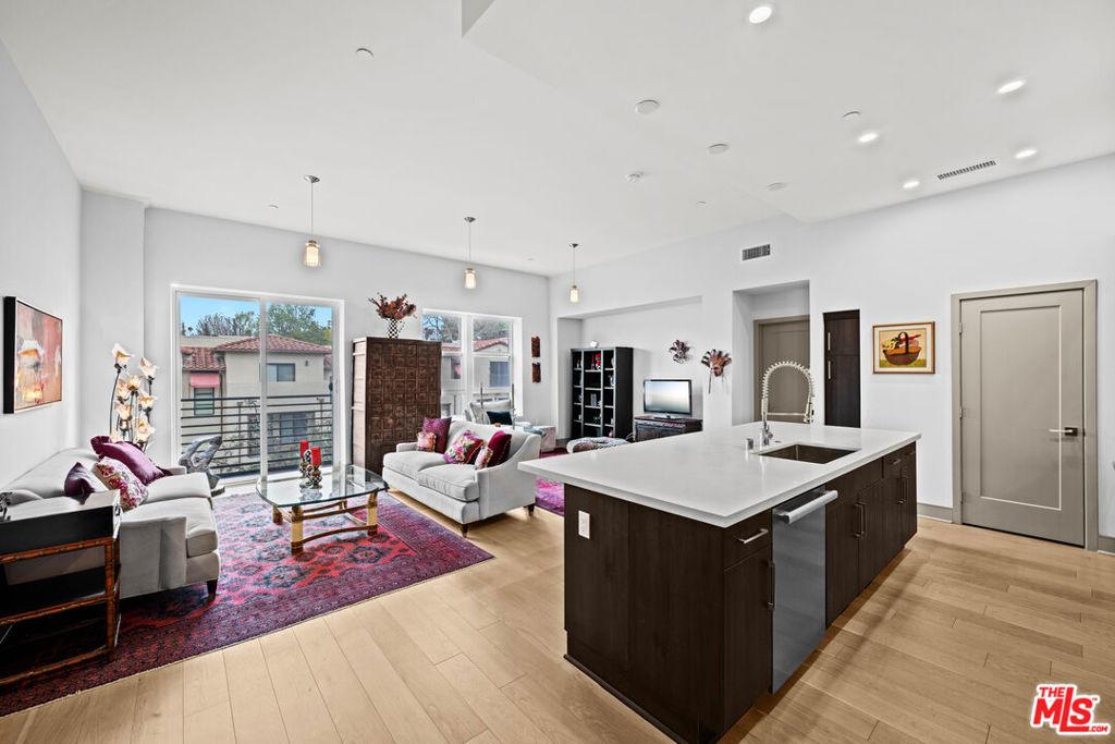 MLS #25497973 image #0