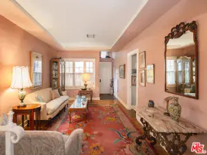 13384 Contour Drive Sherman Oaks
