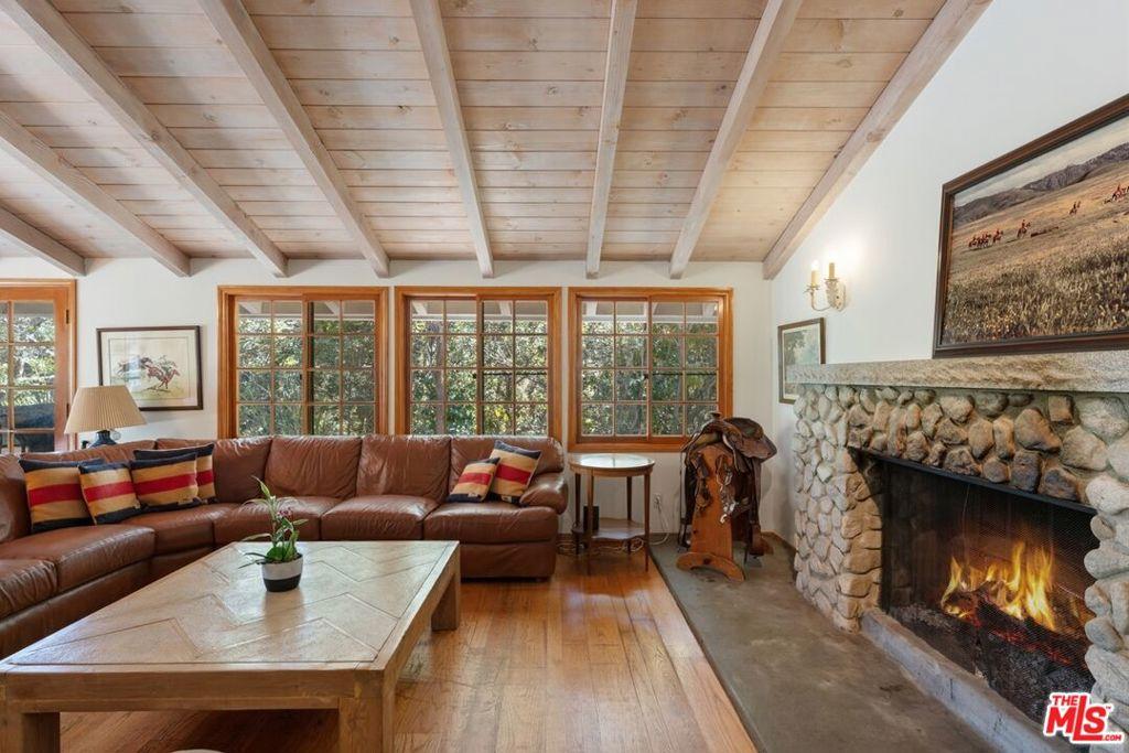 MLS #25519341 image #0