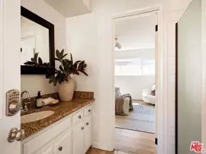 5446 Tyrone Avenue Sherman Oaks