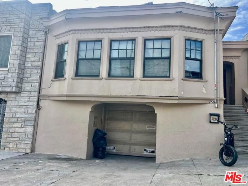 MLS #25527773 image #0