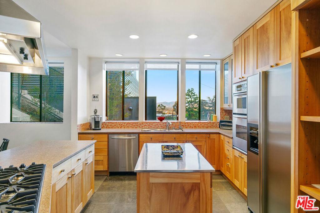 3917 Murietta AvenueSherman Oaks img 0