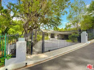 3530 Royal Woods Drive Sherman Oaks