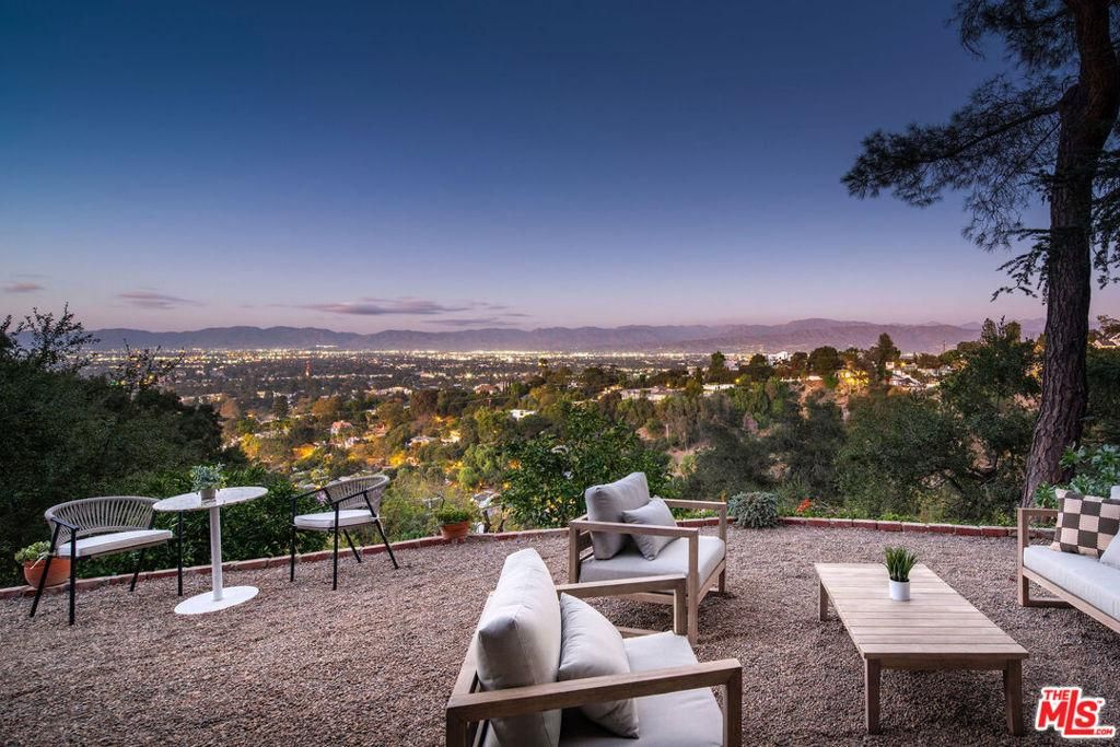 3720 Alta Mesa DriveStudio City img 0
