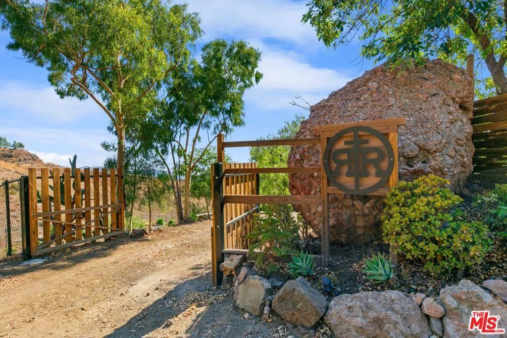 MLS #25534301 image #0