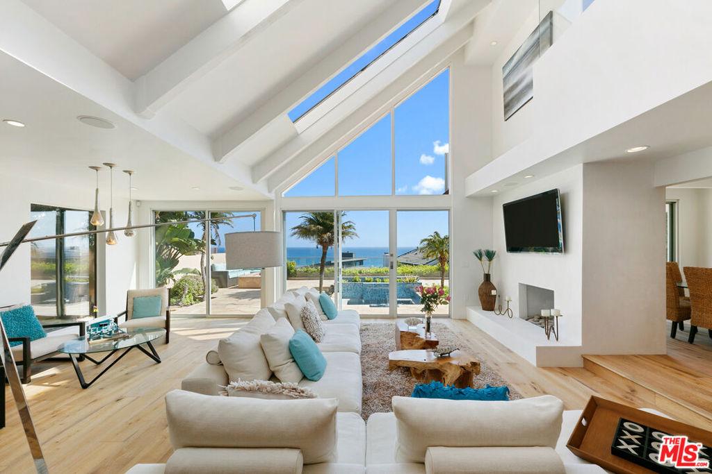 MLS #25538043 image #0