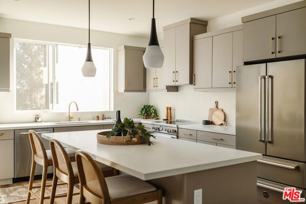 MLS #25552387 image #0