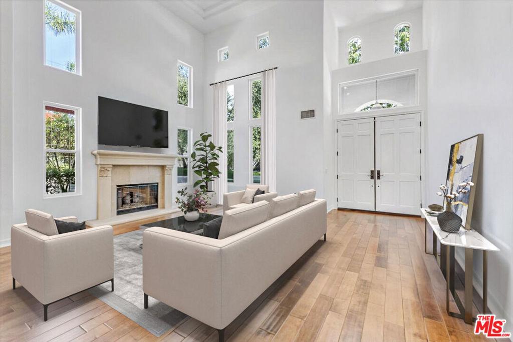 MLS #25555417 image #0